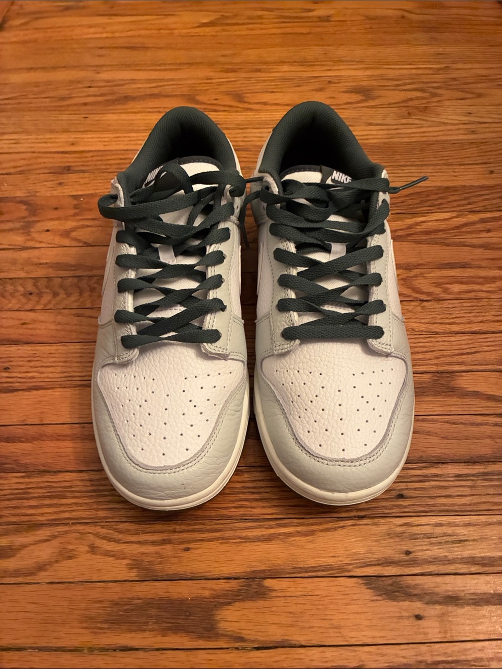 Nike Men’s Low-Top Sneakers in Light Gray and Dark Green Accents 10.5